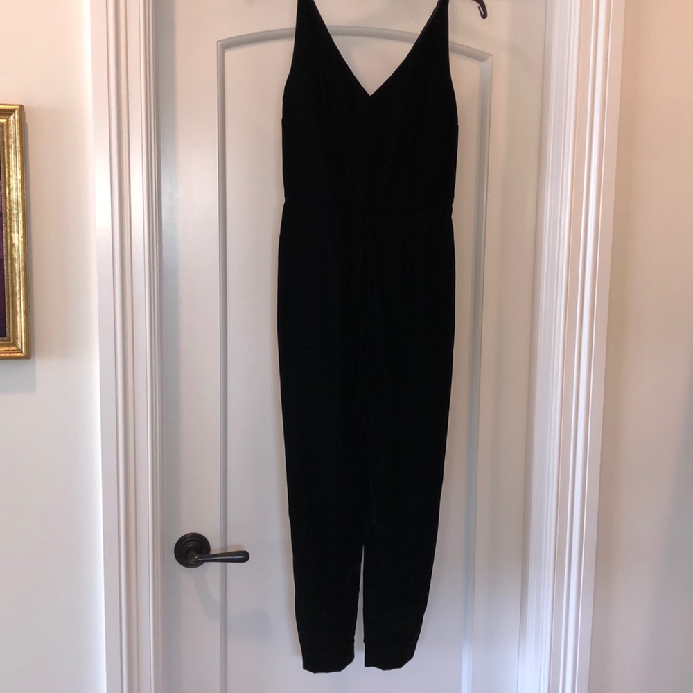 NWT BANANA REPUBLIC Sz 2 blk velvet jumpsuit